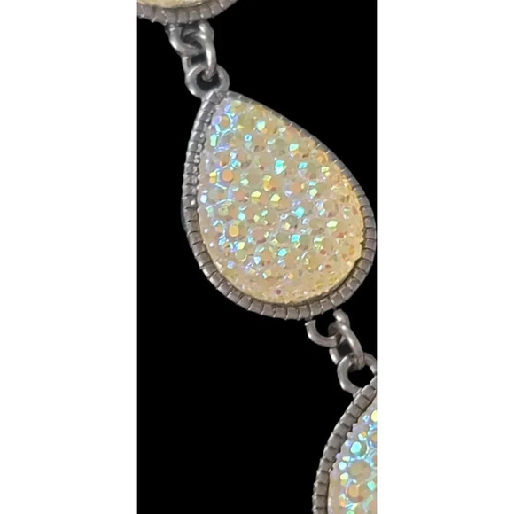 Beautiful Aurora Boreales Necklace with Earrings - Picture 6 of 10